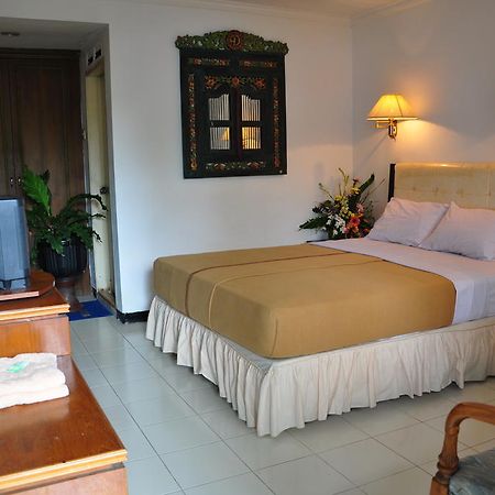 Hotel Tanjung Emas Surabaya Habitación foto